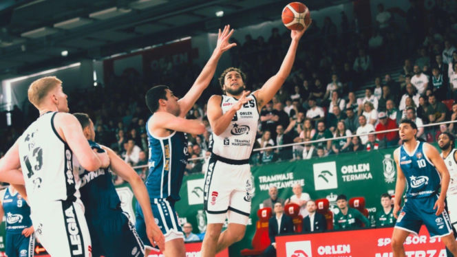 Koszykarze Legii odnieśli piąte ligowe zwycięstwo z rzędu, pokonując AMW Arkę Gdynia 91:84