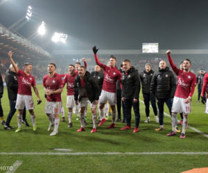 Derby Krakowa: Kibole ostrzelali sektor gości. Cały stadion w dymie [ZDJĘCIA, WIDEO, AUDIO]