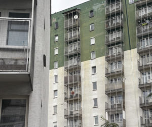 Krzywe balkony przy ul. G. Zapolskiej 42 w Krakowie