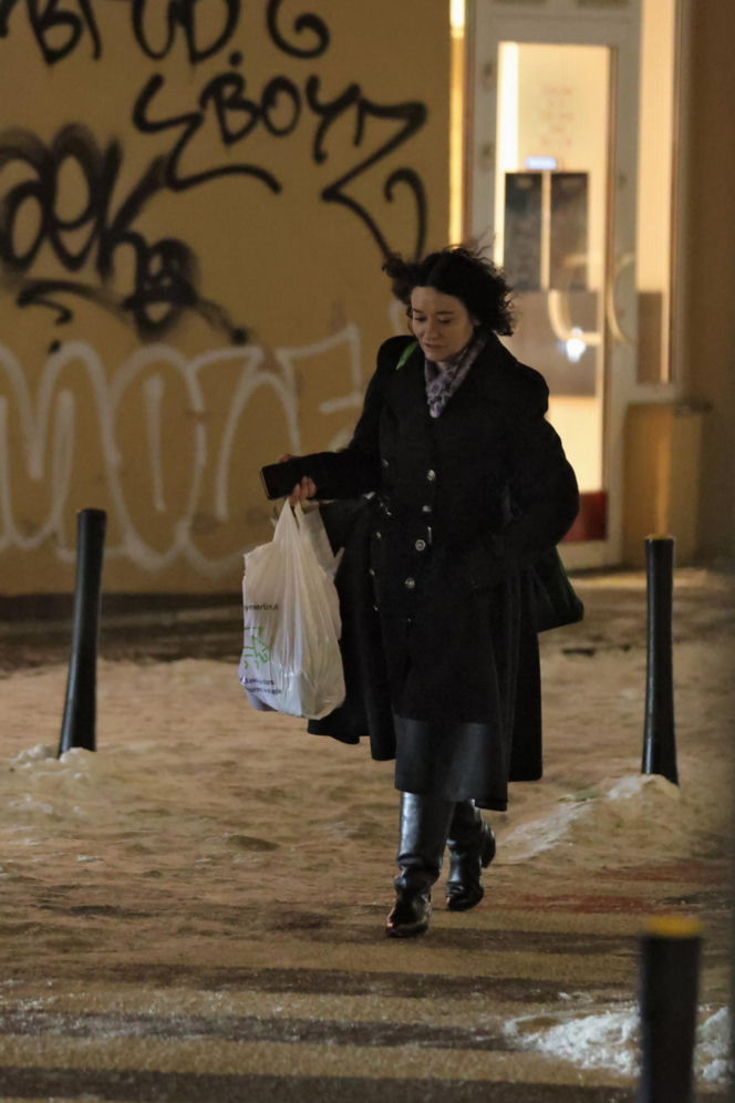 Anna Maria Żukowska buszuje w kwiatach