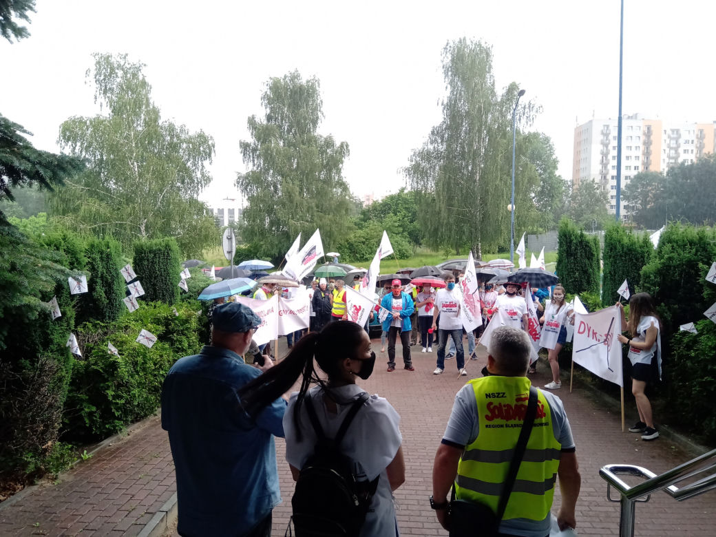 Protest pracowników skarbówki! Domagają się odwołania dyrektora i wypłaty nagród kwartalnych