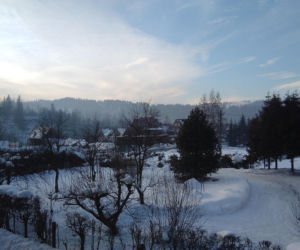 To jedna z najpiękniejszych wsi w Małopolsce. Kiedyś była popularniejszym kurortem niż Zakopane