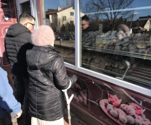 Kolejki przed cukierniami w Kraśniku w Tłusty Czwartek