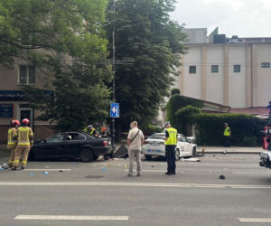 Tragiczny wypadek w Lublinie. Nie żyje pasażerka BMW, siedem osób w szpitalach