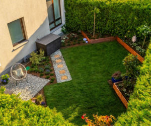 Ogródek przy mieszkaniu w bloku