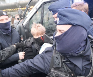 Starcie policji z uczestnikami protestu