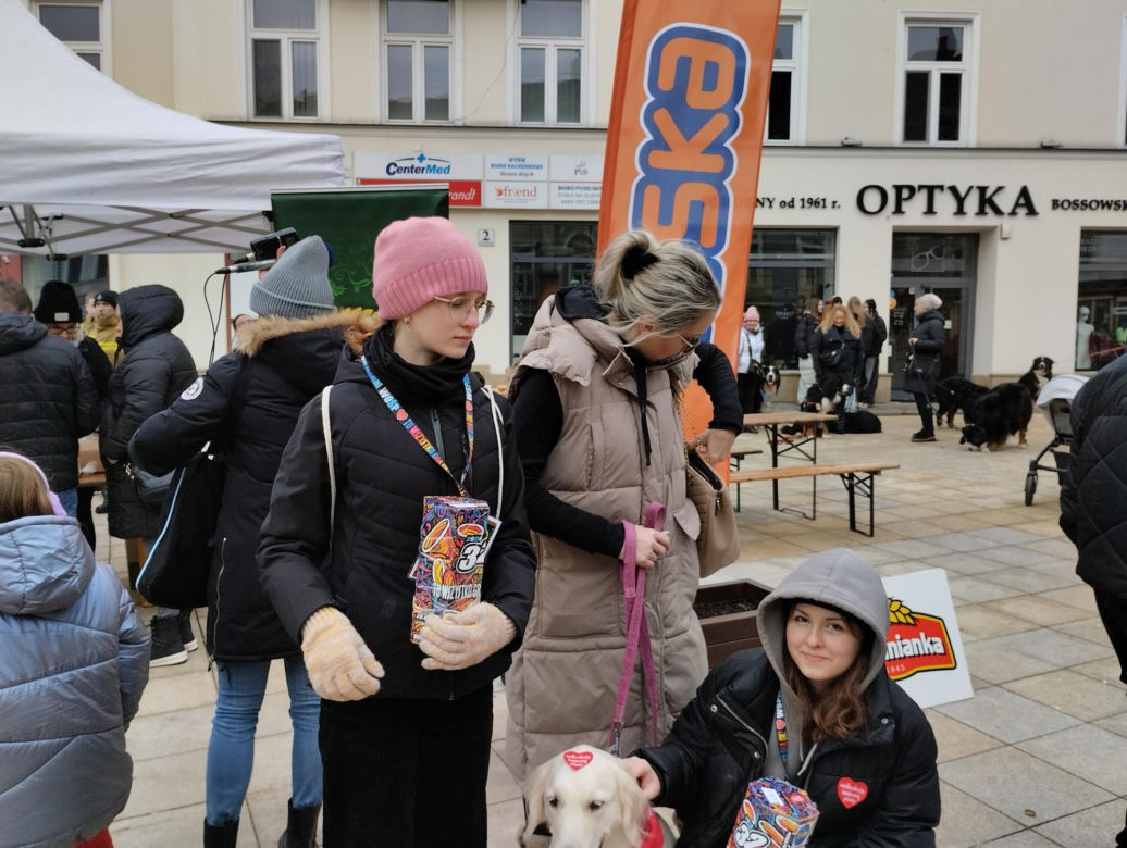 WOŚP 2024. Dziennikarze Radia ESKA rozgrzewają Tarnów pysznym żurkiem!