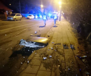 Sokółka. Wypadek bmw na ul. Białostockiej. 20-latek uciekał policji
