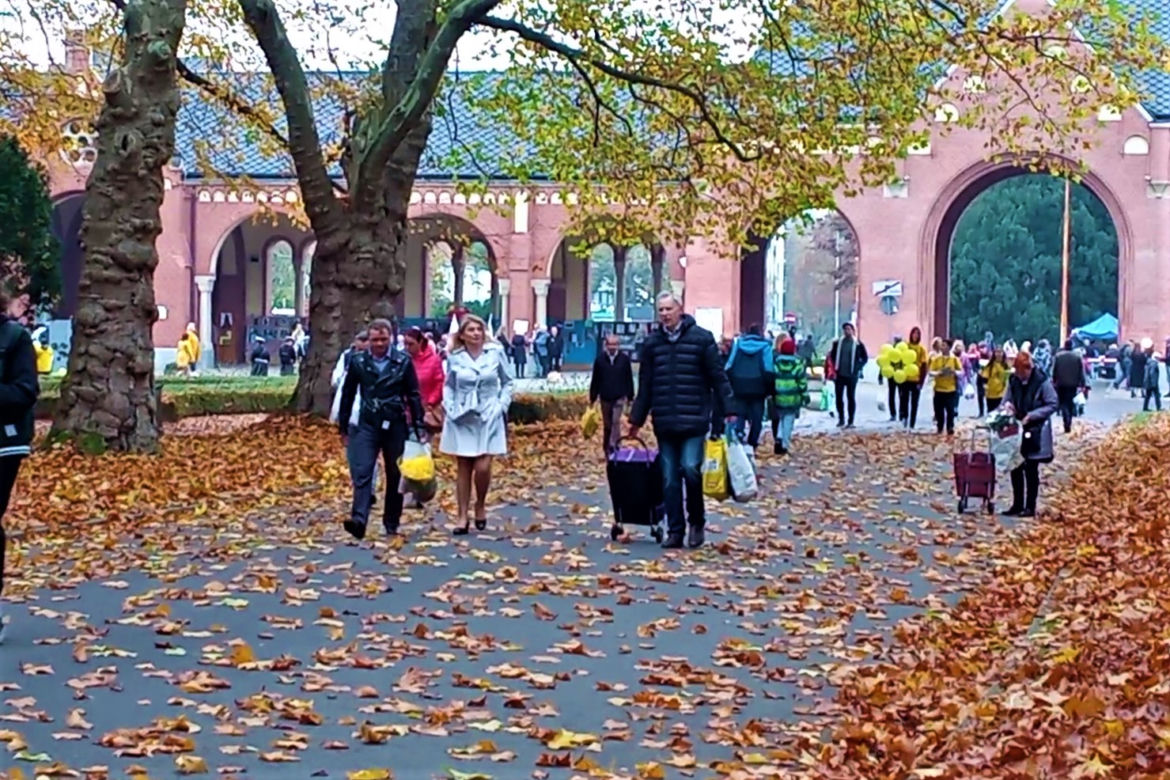 Dzień Wszystkich Świętych na Cmentarzu Centralnym w Szczecinie