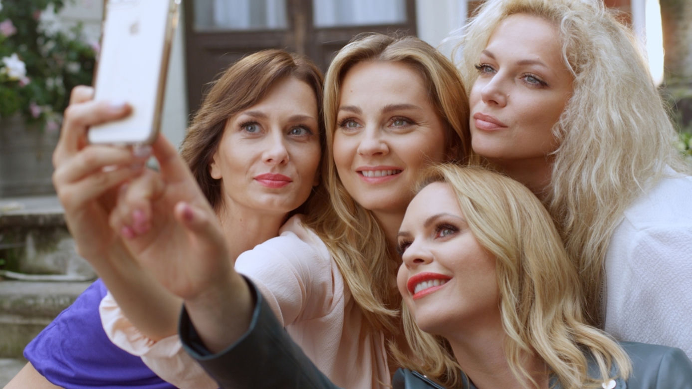 Przyjaciółki sezon 8: Anita Sokołowska (Zuza), Anka (Magdalena Stużyńska), Inga (Małgorzata Socha), Patrycja (Joanna Liszowska)