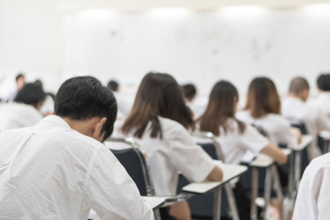 Panika przed E8 z matematyki. Uczniowie szukają przecieków, boją się niespodzianek po polskim