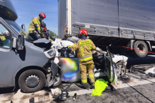 Karambol na autostradzie A1! Trzy auta rozbite, droga w stronę Łodzi zablokowana