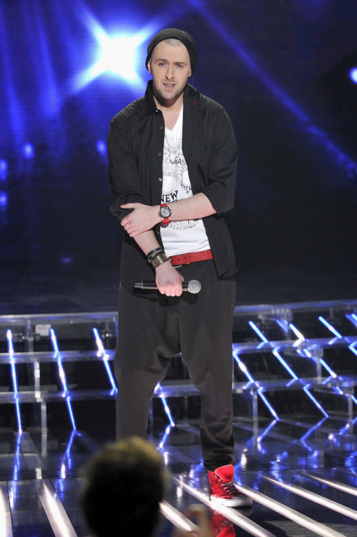 Grzegorz Hyży kiedyś i dziś. Od skromnego chłopaka z "X Factora" do ikony męskiego stylu