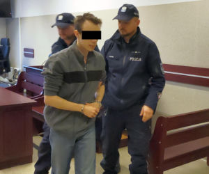 Mateusz rzucił monetą. Wypadł orzeł, więc udusił Wiktorię