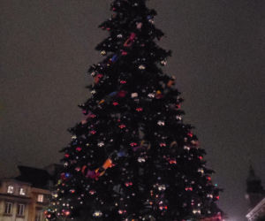 W Warszawie rozbłysła świąteczna iluminacja