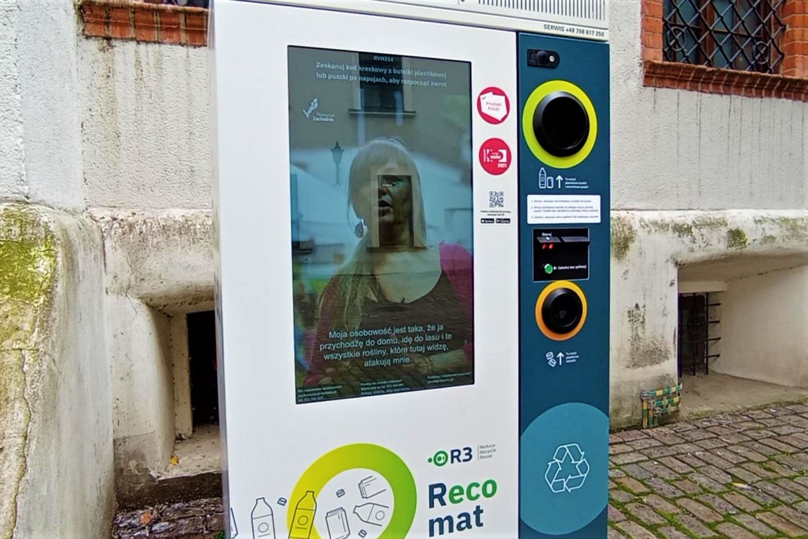 "Recomat" na dziedzińcu Zamku Książąt Pomorskich w Szczecinie