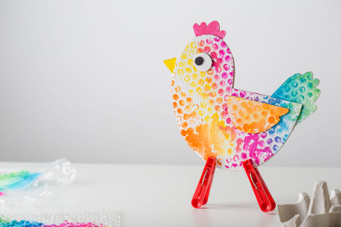 Kartka wielkanocna DIY. Zainspiruj się i zrób to sam (albo z dzieckiem)!
