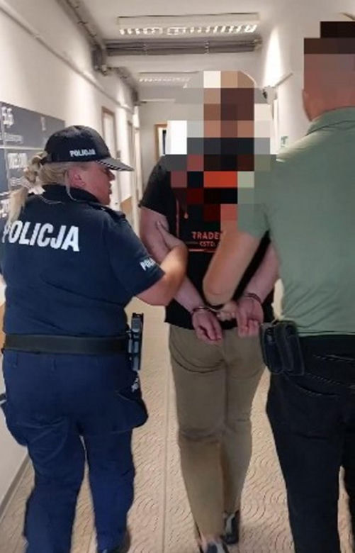 Kibolska burda na osiemnastce. W akcji policja, 5 osób zatrzymanych