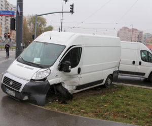 TAJNIACY ROZBILI SAMOCHÓD