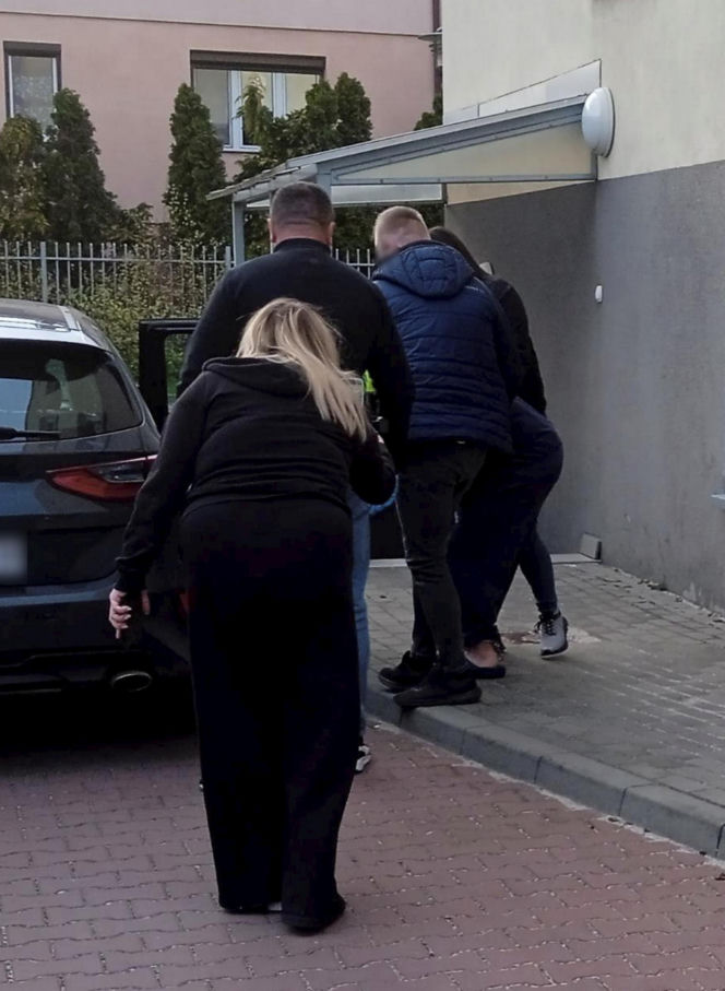 Atak na wójt Starej Kornicy. Mężczyzna usłyszał zarzuty