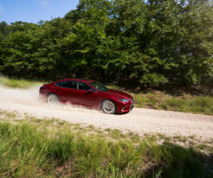 Lexus ES z napędem AWD