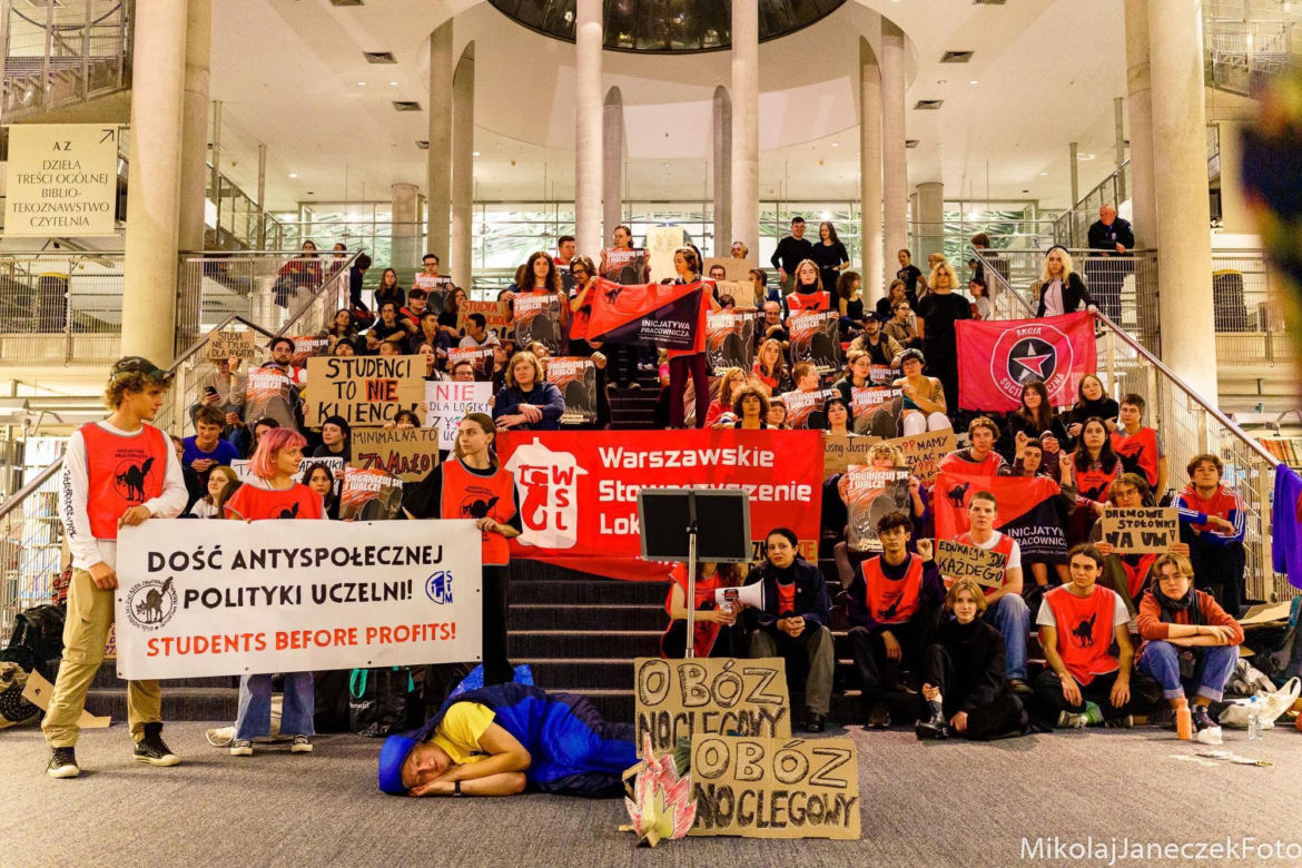 Nocny protest studentów w BUW