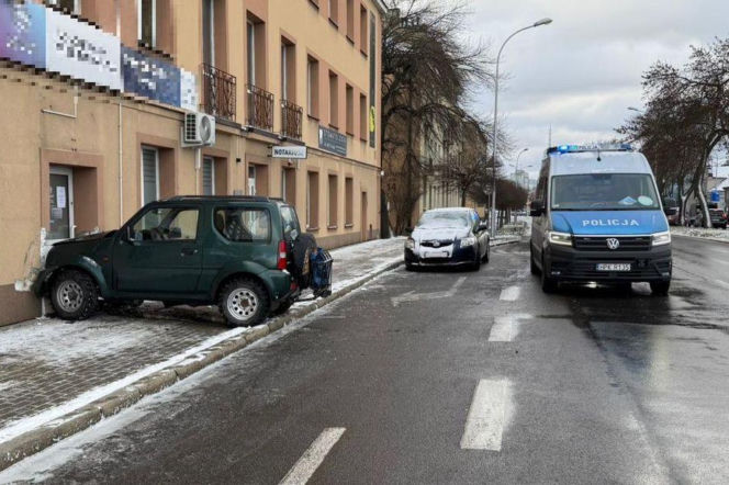 Zjechał z drogi i staranował dwie kobiety. Poważny wypadek w Rzeszowie