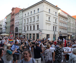 Torunianie protestują przeciwko przegłosowaniu Lex TVN