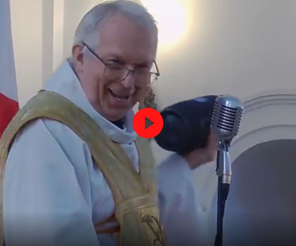 Polski ksiądz wziął głośnik i na mszy puścił ukraińską pieśń. Internauci: DJ w kościele
