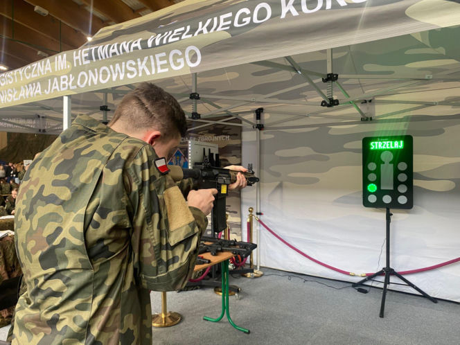 Wojsko opanowało Nowy Sącz.  Ruszyły Wojskowe Targi Służby i Pracy