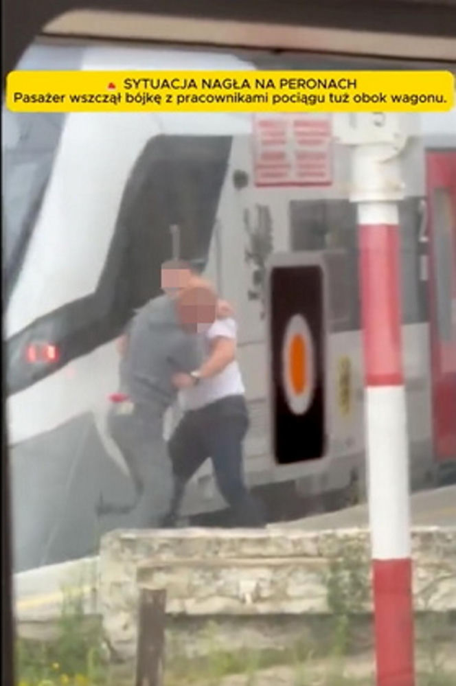 Szokujące sceny na peronie w Wejherowie! Bójka agresywnego pasażera z konduktorem