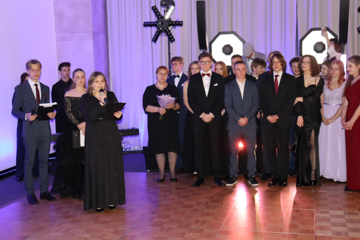 Studniówka uczniów z V LO im. Klaudyny Potockiej w Poznaniu