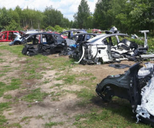 Składowisko kradzionych aut