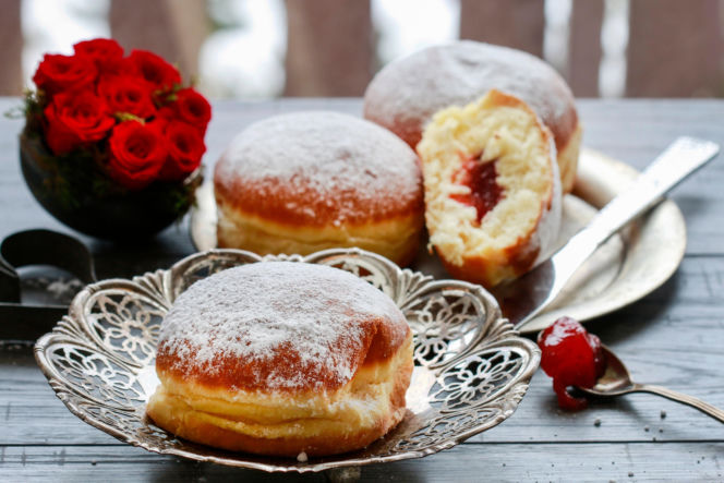 Pączki Magdy Gessler – legendarnie puszyste i obłędnie pyszne. Sekret, który sprawia, że znikają w minutę