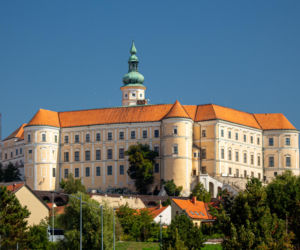 Mikulov - perła Moraw Południowych, którą odwiedził król Polski i Napoleon. Jesień to idealny moment, aby zwiedzić to miasto