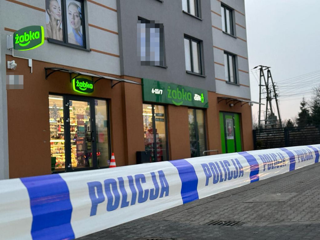 Brutalne zabójstwo w Żabce w Sochaczewie. Zadał ekspedientce 20 ciosów nożem i uciekł. Trwa obława