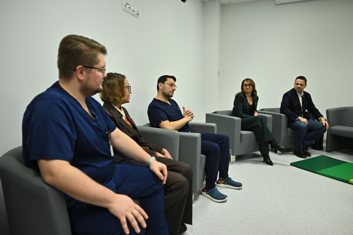 Zoperowali Tadziowi kręgosłup, gdy był jeszcze w brzuchu mamy. O Szpitalu Bielańskim mówi cały świat