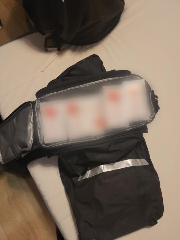 Policja rozbiła grupę handlującą lekami opioidowymi. Cztery młode kobiety nie żyją. Wśród zatrzymanych jest lekarz