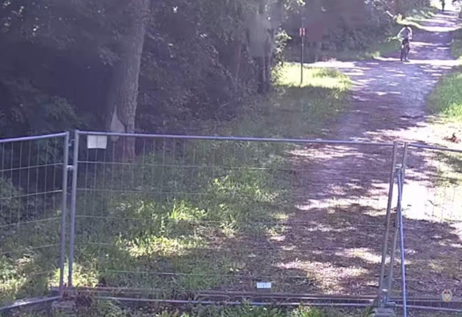 Mężczyzna i kobieta chcieli z bliska zobaczyć granicę z Rosją i zrobić kilka pamiątkowych zdjęć. Rowerowa wycieczka przybrała jednak nieoczekiwany obrót
