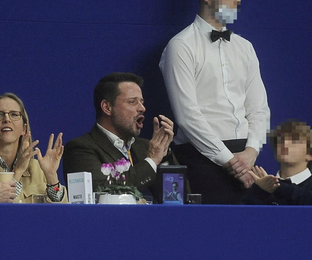 Rafał Trzaskowski  z rodziną na zawodach jeździeckich na Torwarze