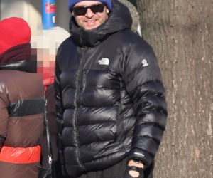 Tomasz Karolak  i Viola Kołakowska na spacerze