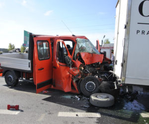 Wypadek trzech pojazdów pod Ożarowem
