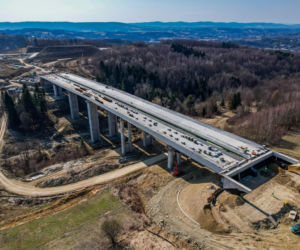 Najwyższa estakada w Polsce powstaje na S19 Babica Jawornik. Na plac budowy prowadzą serpentyny