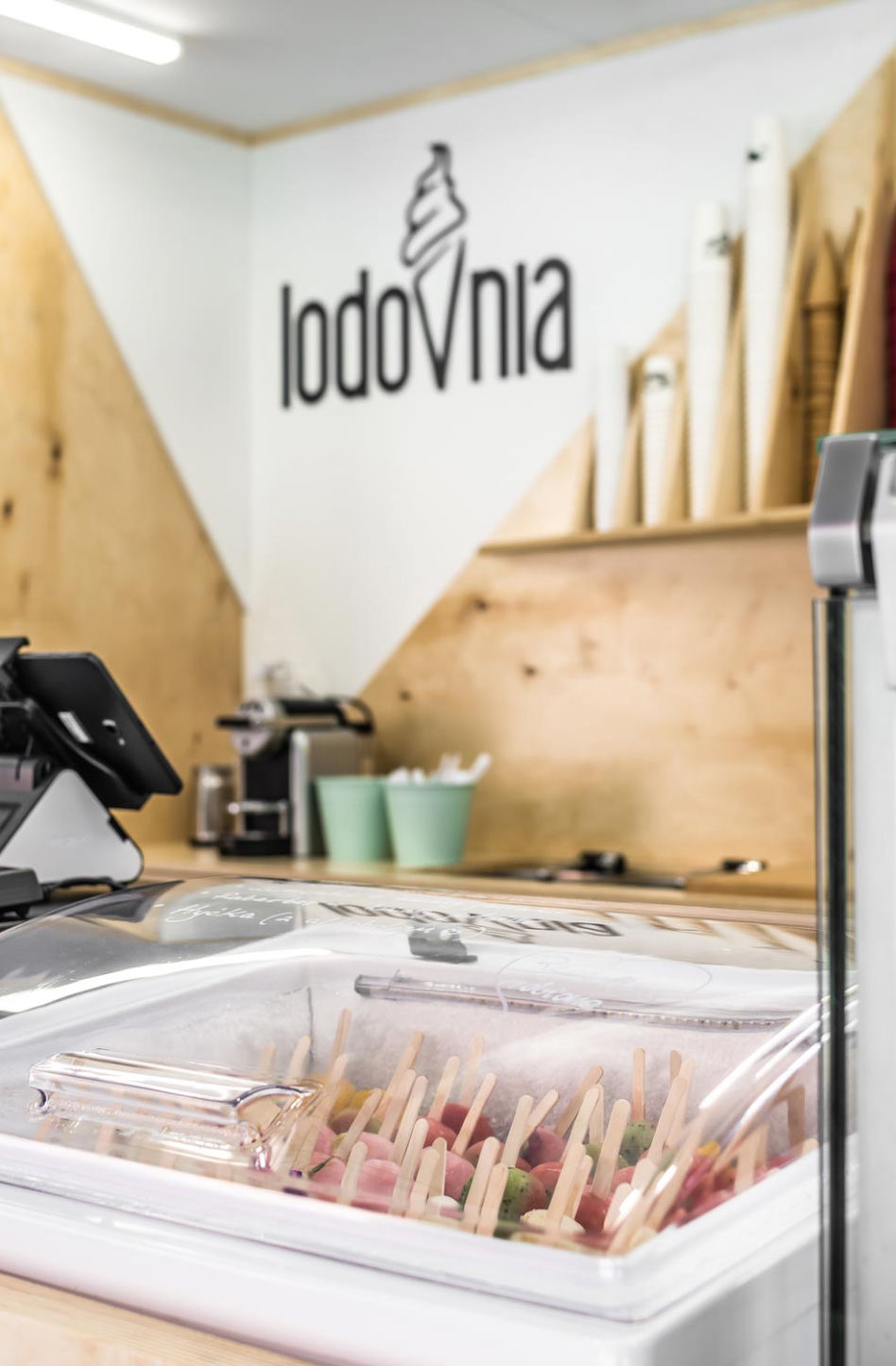 Lodziarnia w mobilnym kontenerze