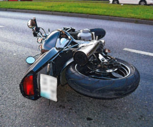 Nowy Sącz. Nastolatek bez prawa jazdy uciekał przed policją. Potrącił go samochód