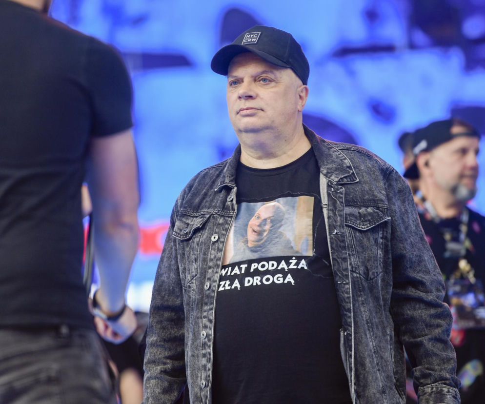 Krzysztof Skiba z zespołu Big Cyc na scenie. O śmierci menadżerki grupy Katarzyny Kołodziejczyk przeczytasz na Eska.