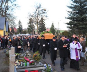 Tragedia w Kwidzynie: 8-letni Wiktor i jego ojciec zginęli, bo sąd był łagodny! [ZDJĘCIA Z POGRZEBU]