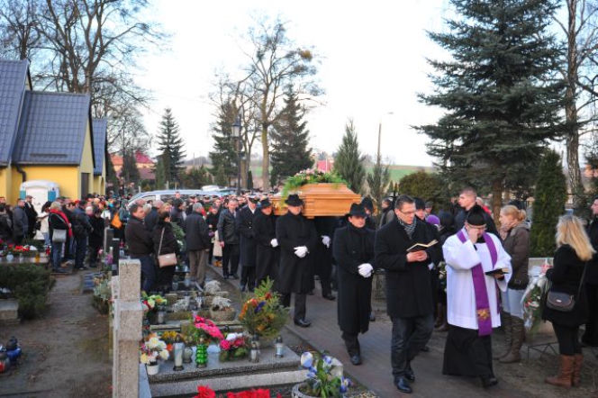 Tragedia w Kwidzynie: 8-letni Wiktor i jego ojciec zginęli, bo sąd był łagodny! [ZDJĘCIA Z POGRZEBU]