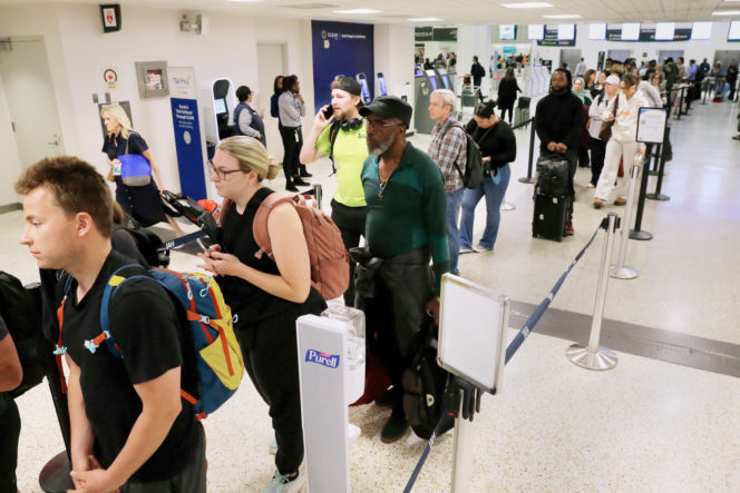 Paraliż na lotniskach w USA. ICE na ratunek