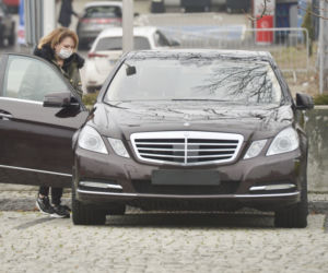 Izabela Trojanowska i Mercedes Klasy E